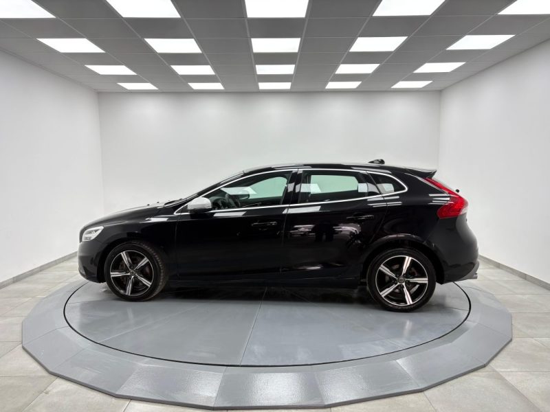 VOLVO V40 2.0D D3 15OCV R-DESIGN  BVA GARANTIE 12 MOIS