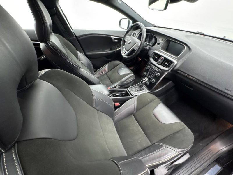 VOLVO V40 2.0D D3 15OCV R-DESIGN  BVA 