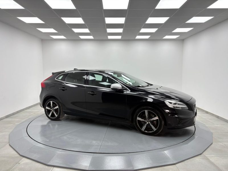 VOLVO V40 2.0D D3 15OCV R-DESIGN  BVA 