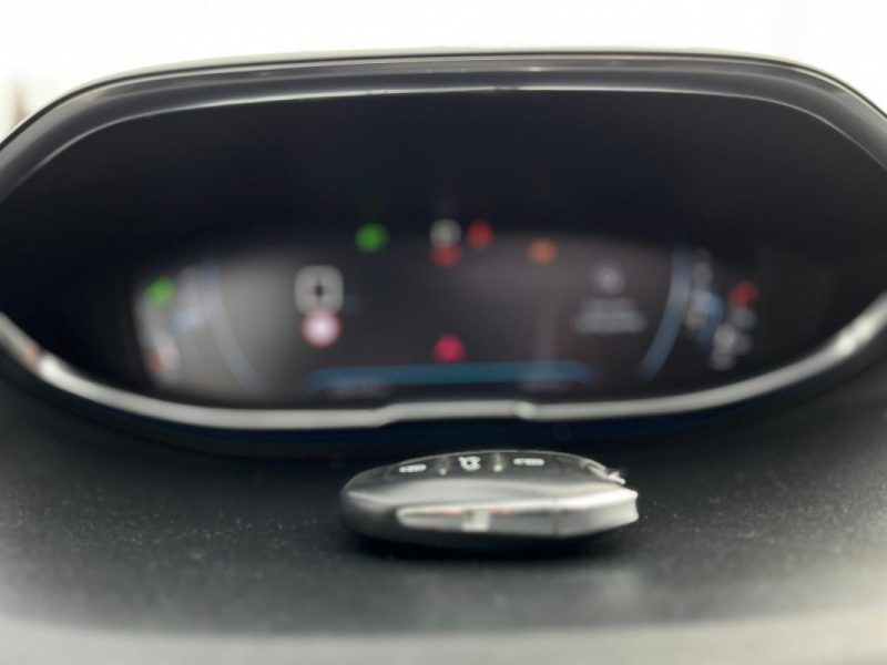 PEUGEOT 3008 • GT LINE • 2.0 BlueHDi 180 • EAT8 • FULL OPTIONS 