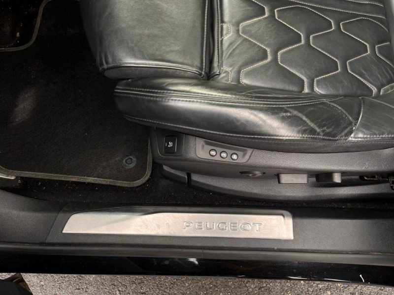 PEUGEOT 3008 • GT LINE • 2.0 BlueHDi 180 • EAT8 • FULL OPTIONS 