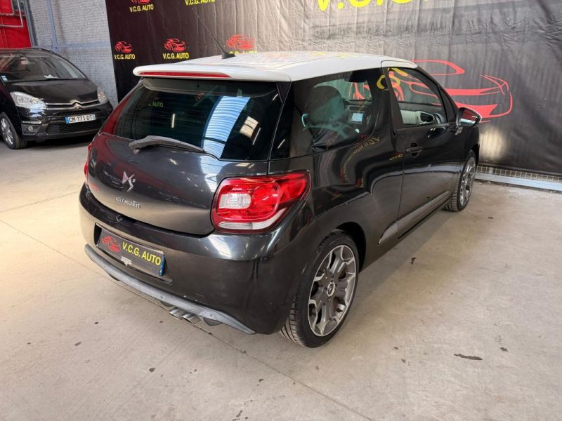 CITROEN DS3 1.6 e-HDi 110 Airdream Ultra Prestige 