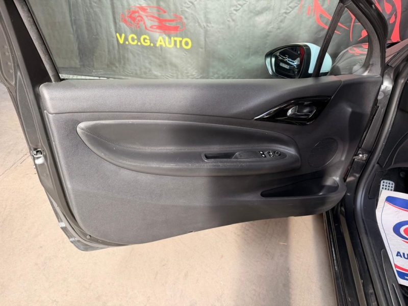 CITROEN DS3 1.6 e-HDi 110 Airdream Ultra Prestige 