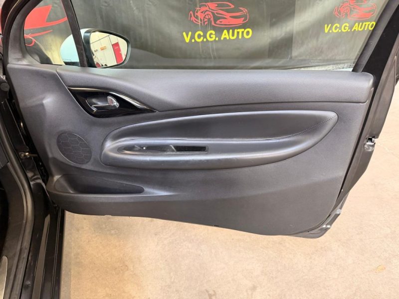 CITROEN DS3 1.6 e-HDi 110 Airdream Ultra Prestige 