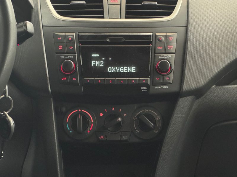 SUZUKI SWIFT 1.3 DDIS 75ch GLX 5 PORTES GARANTIE 6 MOIS HISTORIQUE COMPLET 🇨🇵 SUPER ETAT 219900kms