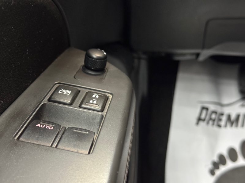 SUZUKI SWIFT 1.3 DDIS 75ch GLX 5 PORTES GARANTIE 6 MOIS HISTORIQUE COMPLET 🇨🇵 SUPER ETAT 219900kms