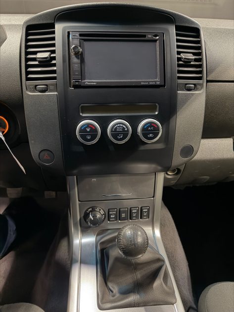 NISSAN NAVARA PICK-UP 2.5 DCI  KING CAB SE 4X4 2012