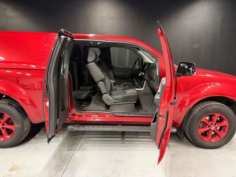 NISSAN NAVARA PICK-UP 2.5 DCI  KING CAB SE 4X4 2012