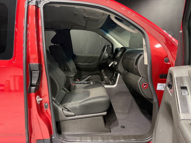 NISSAN NAVARA PICK-UP 2.5 DCI  KING CAB SE 4X4 2012