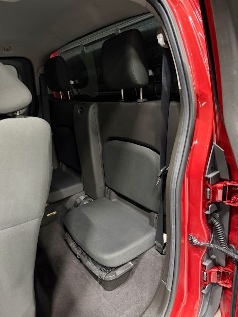 NISSAN NAVARA PICK-UP 2.5 DCI  KING CAB SE 4X4 2012