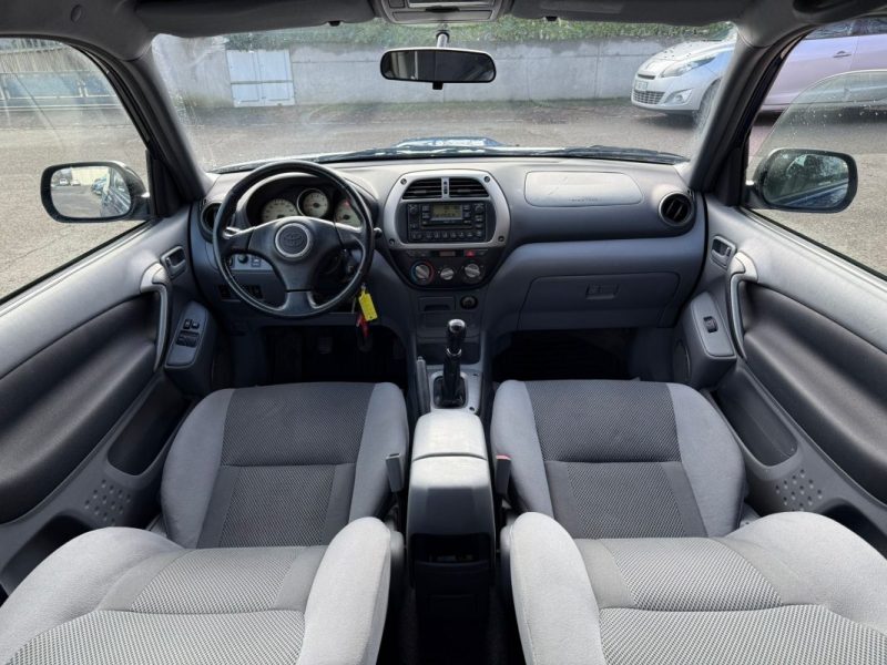 TOYOTA RAV4 2.0D-4D VX  LINEA TERRA 1ère Main 2002