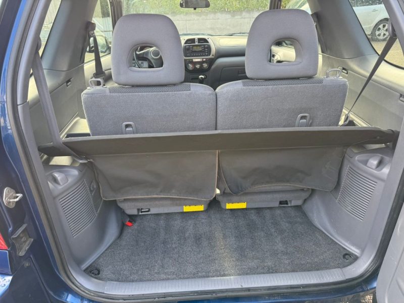 TOYOTA RAV4 2.0D-4D VX  LINEA TERRA 1ère Main 2002