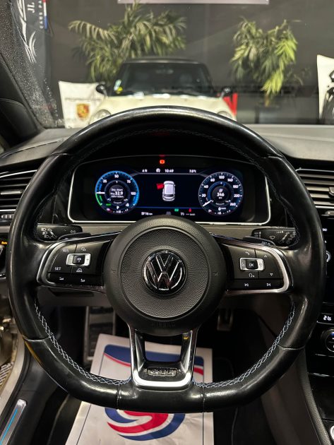 MAGNIFIQUE GOLF 7 GTE HYBRIDE DSG6 204 CH (SUIVI D’ENTRETIEN VW, APPLE CARPLAY, SIÈGES CHAUFFANTS)