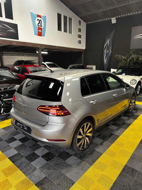 MAGNIFIQUE GOLF 7 GTE HYBRIDE DSG6 204 CH (SUIVI D’ENTRETIEN VW, APPLE CARPLAY, SIÈGES CHAUFFANTS)