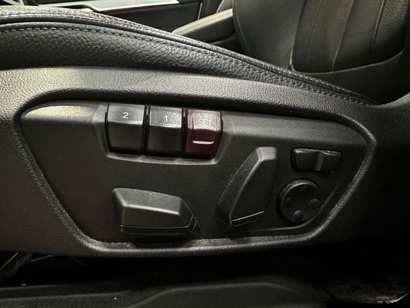 MAGNIFIQUE BMW X1 25i M SPORT X-DRIVE 231 CH (SUIVI D’ENTRETIEN BMW, 1ÈRE MAIN, TOIT OUVRANT, HK)