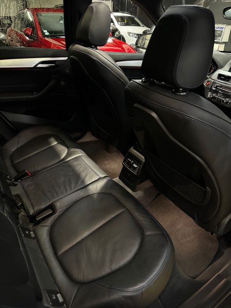 MAGNIFIQUE BMW X1 25i M SPORT X-DRIVE 231 CH (SUIVI D’ENTRETIEN BMW, 1ÈRE MAIN, TOIT OUVRANT, HK)