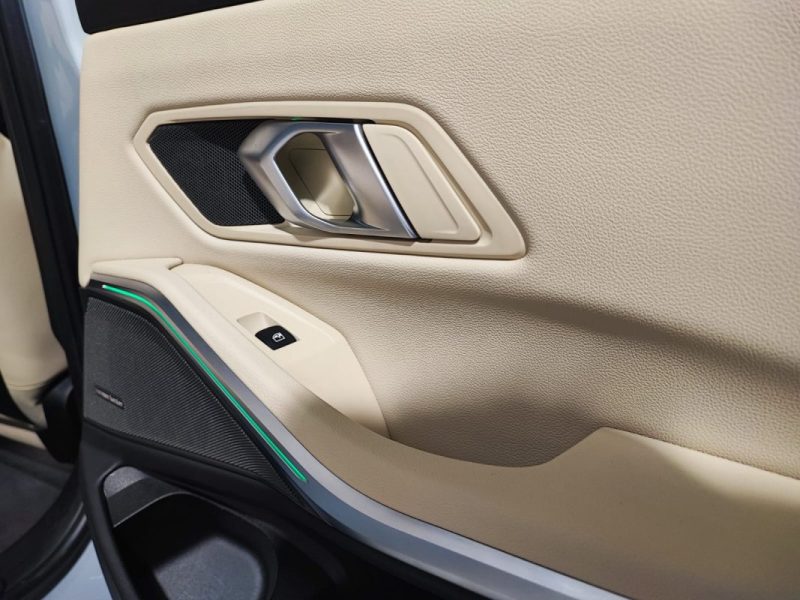 BMW SERIE 3 330EA M SPORT 292CH 2023 