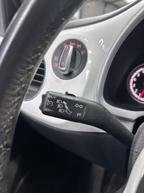 Volkswagen New Beetle 1.2 TSi 105ch |162 000 KM | 2015 | GPS | Climatisation automatique