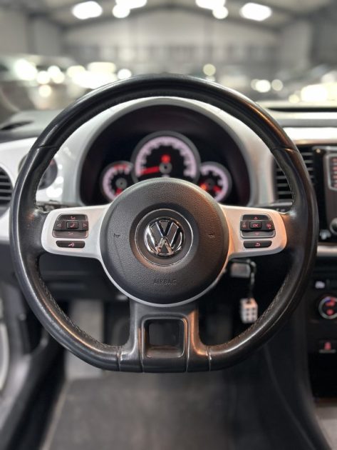 Volkswagen New Beetle 1.2 TSi 105ch |162 000 KM | 2015 | GPS | Climatisation automatique