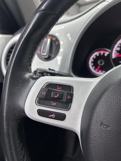 Volkswagen New Beetle 1.2 TSi 105ch |162 000 KM | 2015 | GPS | Climatisation automatique