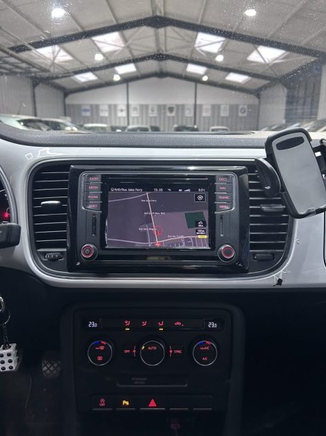 Volkswagen New Beetle 1.2 TSi 105ch |162 000 KM | 2015 | GPS | Climatisation automatique