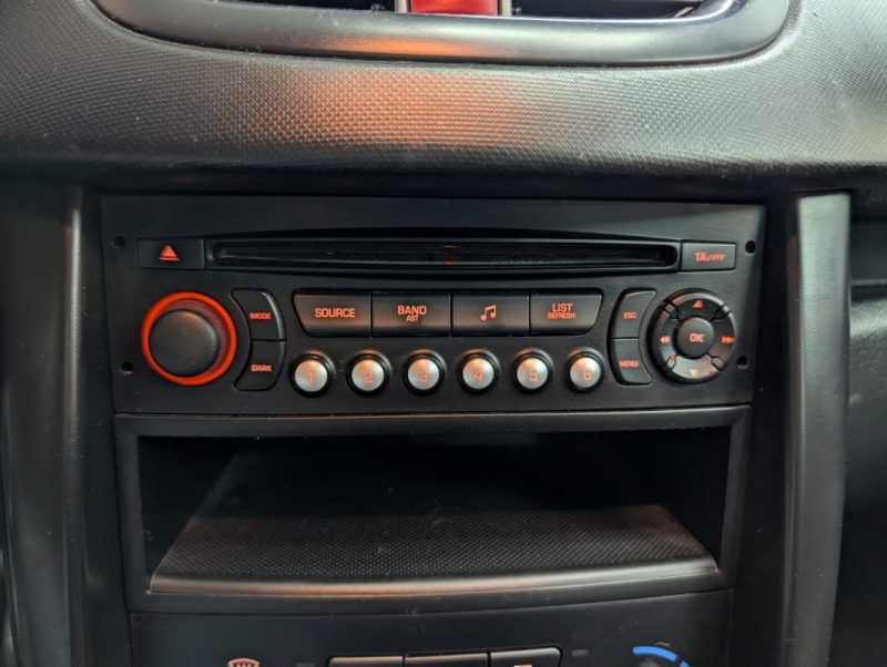 PEUGEOT 207 1.4 HDI 70cv EXECUTIVE 1ere main