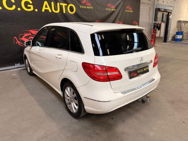MERCEDES-BENZ CLASSE B 180 CDI 109 7G-DCT Design