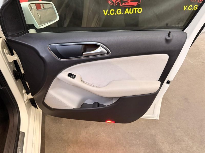 MERCEDES-BENZ CLASSE B 180 CDI 109 7G-DCT Design