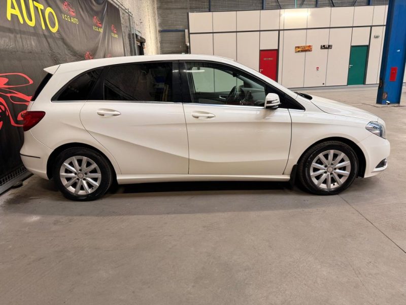 MERCEDES-BENZ CLASSE B 180 CDI 109 7G-DCT Design