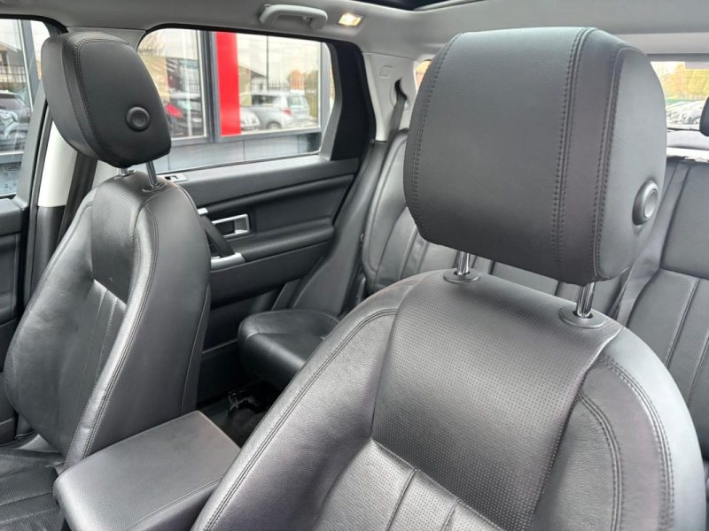  Land Rover Discovery Sport 2.0 TD4 180 Ch/ Toit Panoramique/ Caméra de recul/ Sièges chauffants