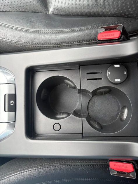  Land Rover Discovery Sport 2.0 TD4 180 Ch/ Toit Panoramique/ Caméra de recul/ Sièges chauffants