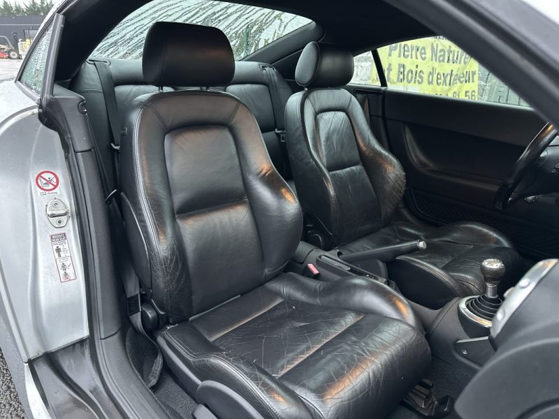 AUDI TT 1.8L TURBO 180 CV CARPLAY / Régulateur de vitesse / Paiement 4X ou 10X Possible