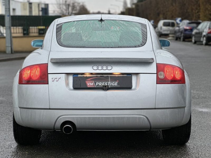 AUDI TT 1.8L TURBO 180 CV CARPLAY / Régulateur de vitesse / Paiement 4X ou 10X Possible