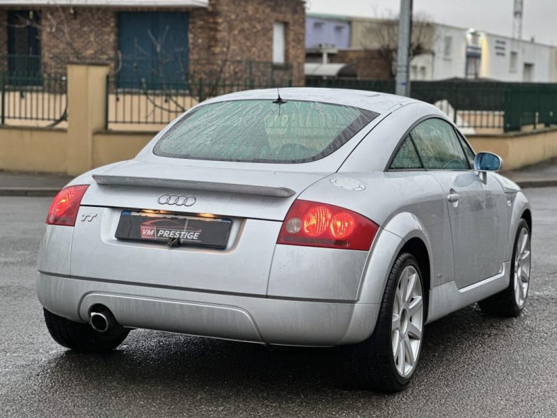 AUDI TT 1.8L TURBO 180 CV CARPLAY / Régulateur de vitesse / Paiement 4X ou 10X Possible