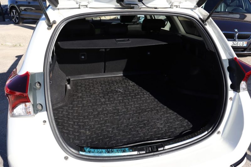 TOYOTA AURIS TOURING SPORTS 1.8 HYBRIDE 136 LOUNGE CVT AUTO