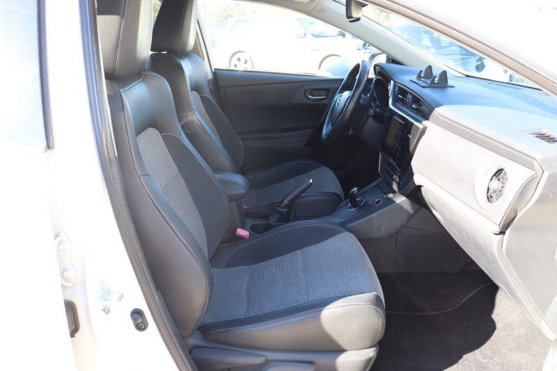 TOYOTA AURIS TOURING SPORTS 1.8 HYBRIDE 136 LOUNGE CVT AUTO