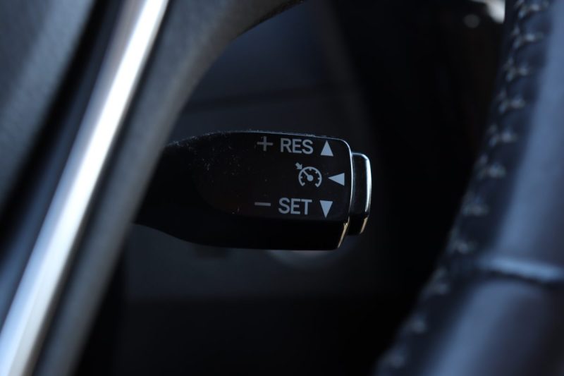 TOYOTA AURIS TOURING SPORTS 1.8 HYBRIDE 136 LOUNGE CVT AUTO