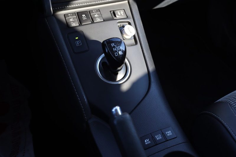 TOYOTA AURIS TOURING SPORTS 1.8 HYBRIDE 136 LOUNGE CVT AUTO