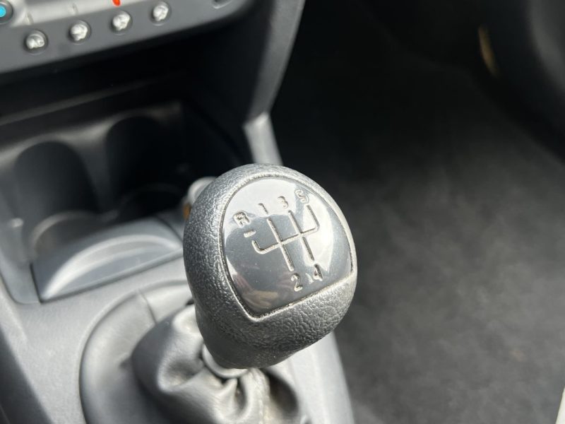 RENAULT CLIO 16V 75CV BVM5 CLIME AUTOMATIQUE 2005