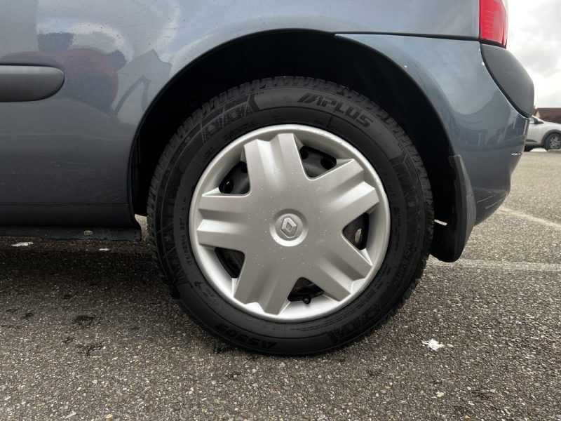 RENAULT CLIO 16V 75CV BVM5 CLIME AUTOMATIQUE 2005