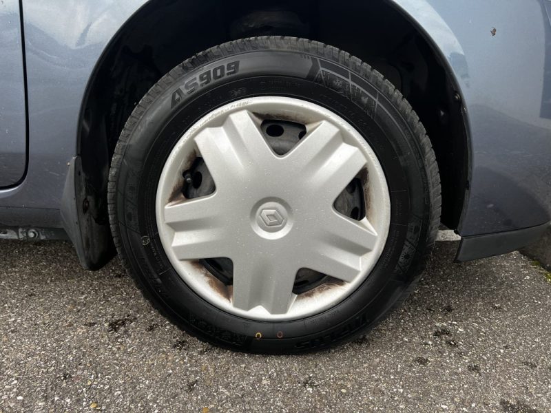 RENAULT CLIO 16V 75CV BVM5 CLIME AUTOMATIQUE 2005