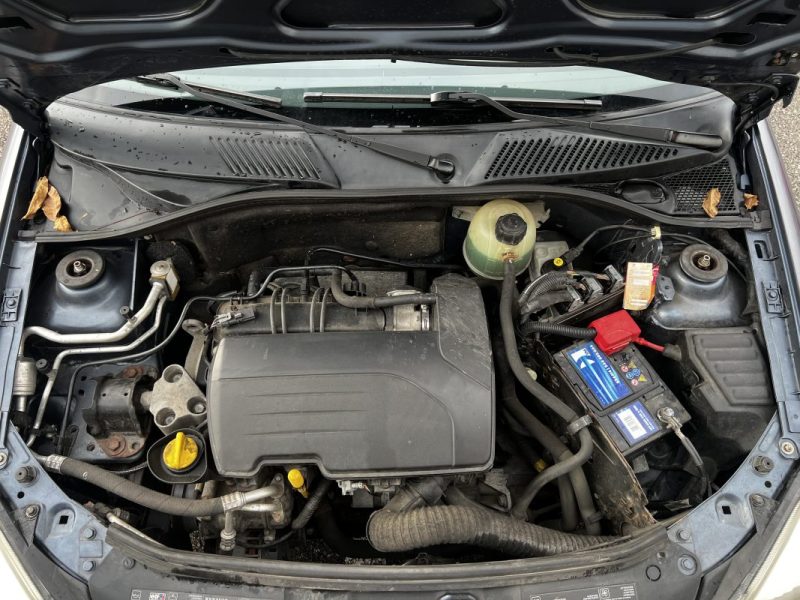 RENAULT CLIO 16V 75CV BVM5 CLIME AUTOMATIQUE 2005