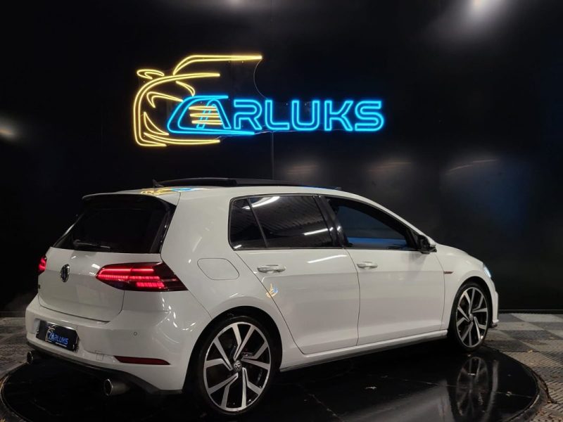 VOLKSWAGEN GOLF VII 2.0 GTI 230CV DSG 6 / TOIT OUVRANT + GRAND ECRAN + VIRTUAL COCKPIT