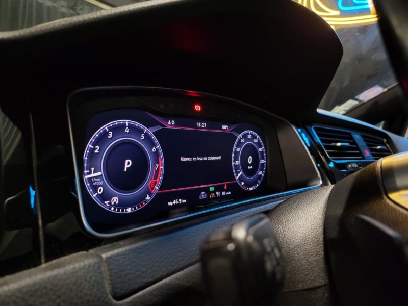 VOLKSWAGEN GOLF VII 2.0 GTI 230 ch DSG 6 / TOIT OUVRANT + GRAND ECRAN + VIRTUAL COCKPIT /