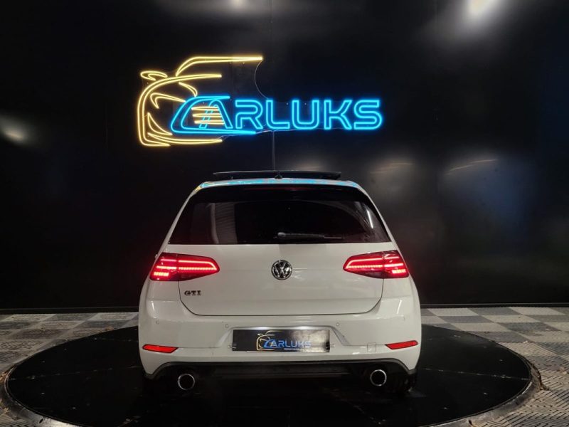 VOLKSWAGEN GOLF VII 2.0 GTI 230 ch DSG 6 / TOIT OUVRANT + GRAND ECRAN + VIRTUAL COCKPIT /