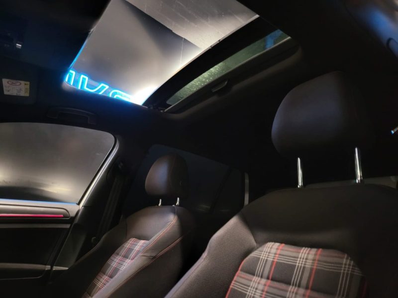 VOLKSWAGEN GOLF VII 2.0 GTI 230 ch DSG 6 / TOIT OUVRANT + GRAND ECRAN + VIRTUAL COCKPIT /