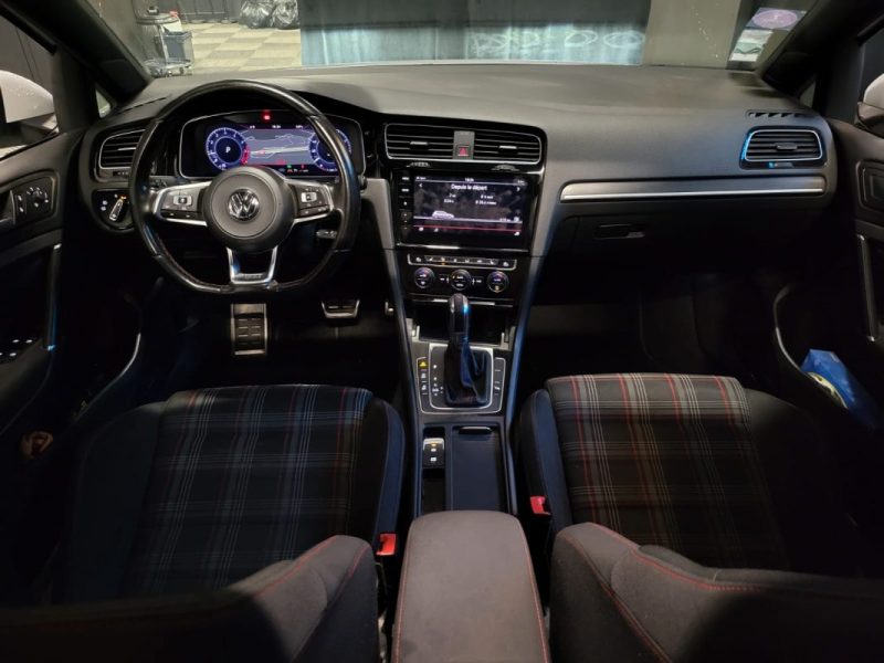 VOLKSWAGEN GOLF VII 2.0 GTI 230 ch DSG 6 / TOIT OUVRANT + GRAND ECRAN + VIRTUAL COCKPIT /