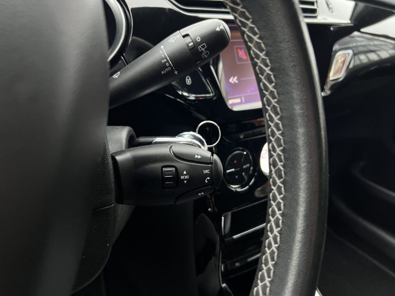 DS DS 3 PHASE 2 SPORT CHIC 1.2 82 Cv GPS BLUETOOTH 5 PLACES 55 200 Kms CRIT AIR 1 - GARANTIE 1 AN