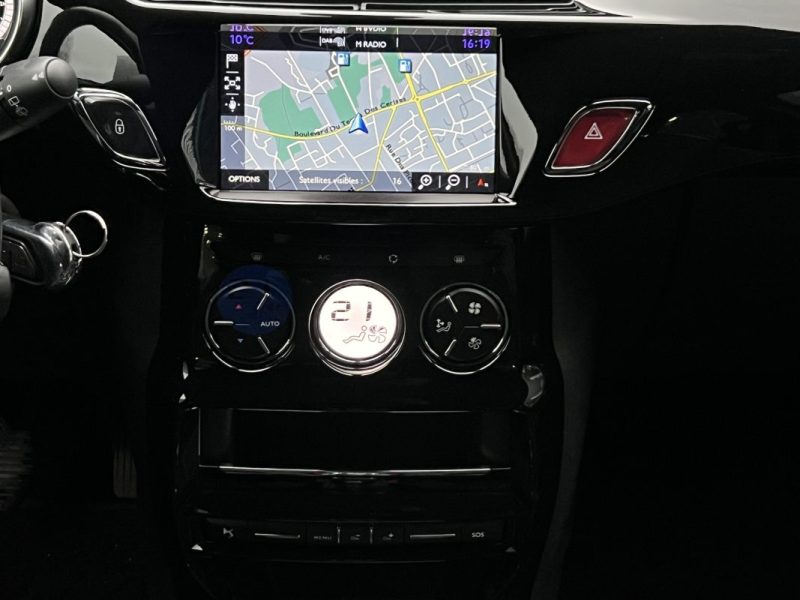DS DS 3 PHASE 2 SPORT CHIC 1.2 82 Cv GPS BLUETOOTH 5 PLACES 55 200 Kms CRIT AIR 1 - GARANTIE 1 AN