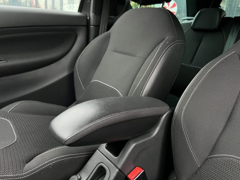 DS DS 3 PHASE 2 SPORT CHIC 1.2 82 Cv GPS BLUETOOTH 5 PLACES 55 200 Kms CRIT AIR 1 - GARANTIE 1 AN